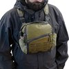 L'ACHRO™ Chest Pack & Harness offre comfort tutto il giorno, accesso rapido all'arma, design modulare e costruzione resistente per ogni missione.