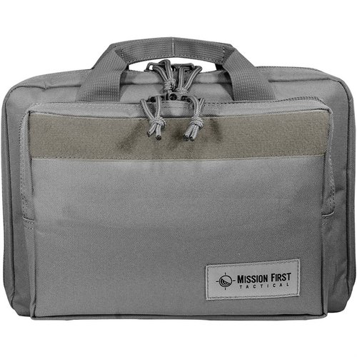 Il TPC TWO PISTOL CARRIER è ideale per trasportare due pistole, con divisori imbottiti, spazio per caricatori e realizzato in nylon balistico 600 Denier.