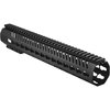 Il sistema rail KeyMod TEKKO per AR-15 offre una piattaforma leggera in alluminio anodizzato, facile da installare, per montare accessori e soppressori.