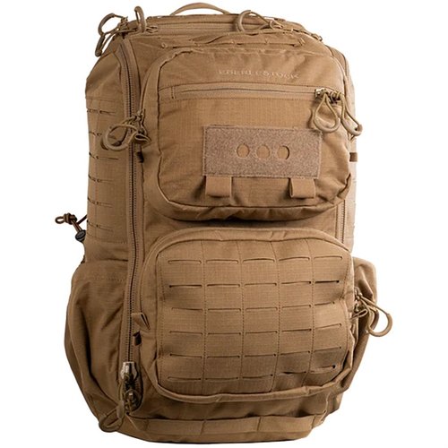 Il ROMAD ASSAULT COMMS PACK è leggero, compatto e versatile, progettato per sostenere sistemi di comunicazione, con MOLLE, scomparto idratazione e accesso rapido.