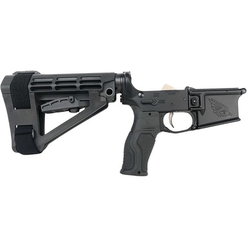 Il CEO-15 Battle Series offre un lower receiver robusto in alluminio 7075-T6, con un trigger Nickel Teflon e una presa ergonomica per prestazioni affidabili.