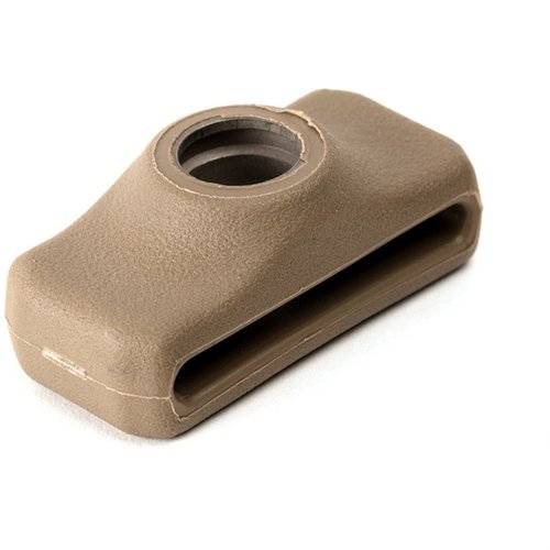 L'adattatore Burnsed Socket trasforma la Vickers Combat Applications Sling in una slinga convertibile 2 a 1, offrendo versatilità e robustezza.