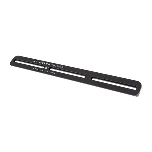 L'adattatore Arca-Swiss da 15" offre un attacco facile e regolabile per bipod e tripod, costruzione in alluminio 6061-TG e compatibilità con diversi hand guard.
