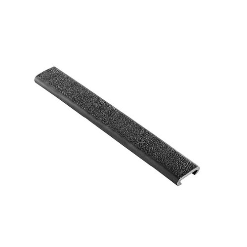 Le coperture Slim-Line Ergo Grip per rail Picatinny offrono una protezione totale, un profilo ergonomico e una superficie antiscivolo per una presa migliore.