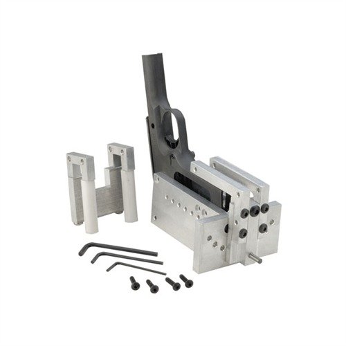 Il 1911 EZ CHECKERING FIXTURE di MARVEL PRECISION consente di realizzare checkering preciso e bello su qualsiasi telaio, con istruzioni chiare e facile utilizzo.