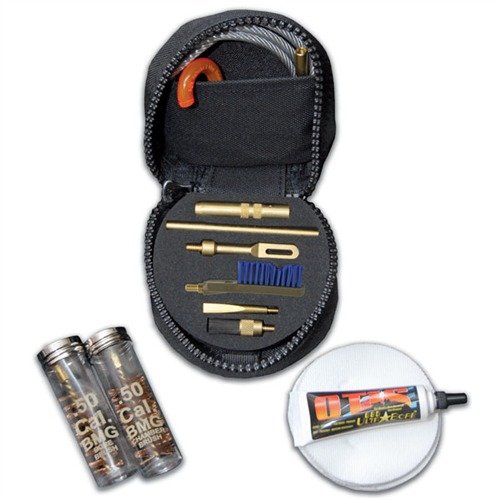 .50 Caliber Rifle/Pistol Cleaning System di OTIS offre un kit completo per la manutenzione di armi di grosso calibro, con aste di pulizia flessibili e strumenti di precisione.
