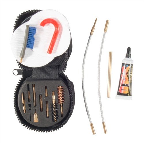 Il sistema di pulizia professionale Otis per pistole .45 offre tutto il necessario per mantenere in perfette condizioni pistole e sub gun, incluso un kit completo di accessori.