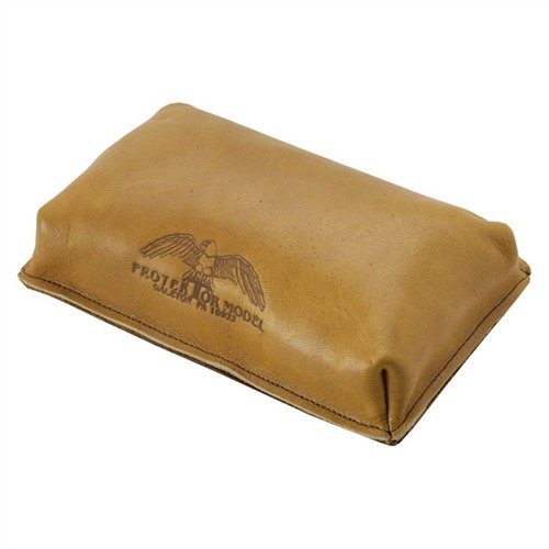 La NO. 16 Brick Bag in pelle di alta qualità offre un supporto stabile per il braccio, permettendo al fucile di scivolare liberamente durante il rinculo.
