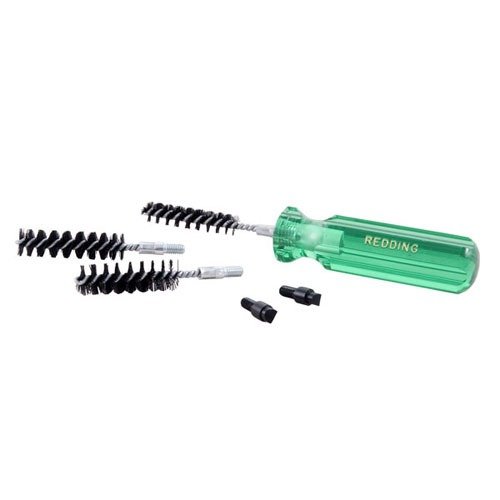Il CASE PREPARATION KIT di Redding include strumenti per pulire e preparare i bossoli, con spazzole per le bocchette e pulitori per i fondi delle munizioni.