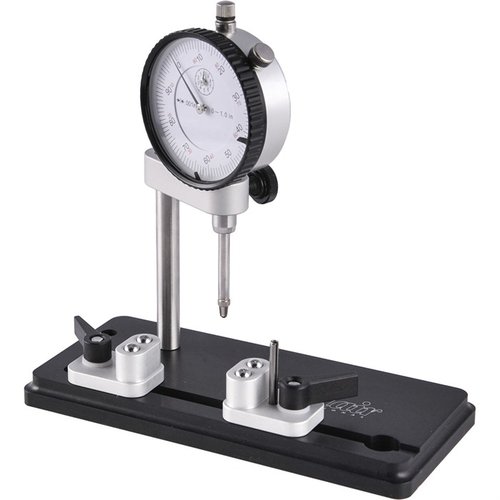 Il SINCLAIR CONCENTRICITY GAUGE è facile da usare, preciso e accetta casi fino a 50 BMG, garantendo misurazioni stabili e affidabili per ricaricatori seri.