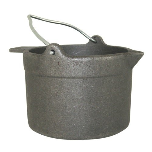 Il pot in ghisa LYMAN da 10 lb è resistente e stabile, ideale per fondere il piombo con qualsiasi fonte di calore, dotato di beccuccio anti-goccia e manico robusto.