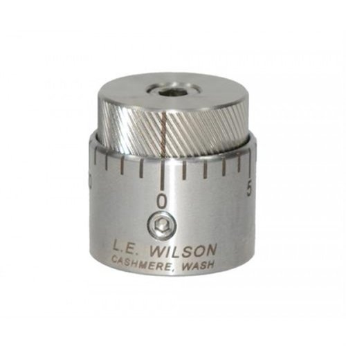 Il MICRO-ADJUSTABLE BULLET SEATER CAP di L.E. WILSON consente regolazioni precise e ripetibili della profondità di caricamento con incrementi di .001".