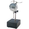 Il Sinclair Bullet Sorting Stand consente di ordinare rapidamente e con precisione i proiettili per lunghezza base-oga. Base in granito nero e indicatore digitale incluso.