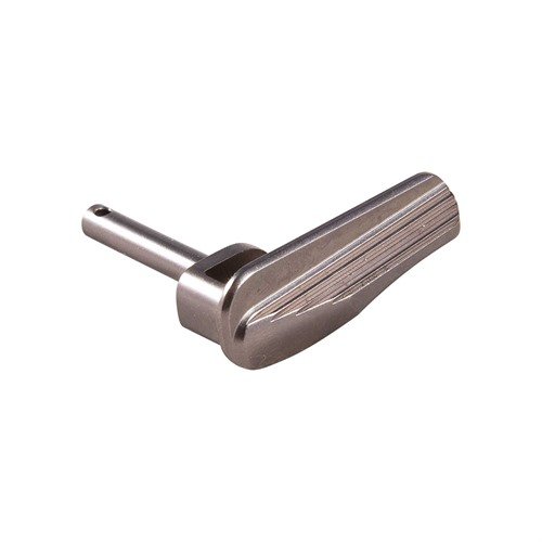 Il Safety Lever Steel di Beretta USA è progettato per il modello 92, offrendo robustezza e affidabilità per un'esperienza di tiro sicura e precisa.