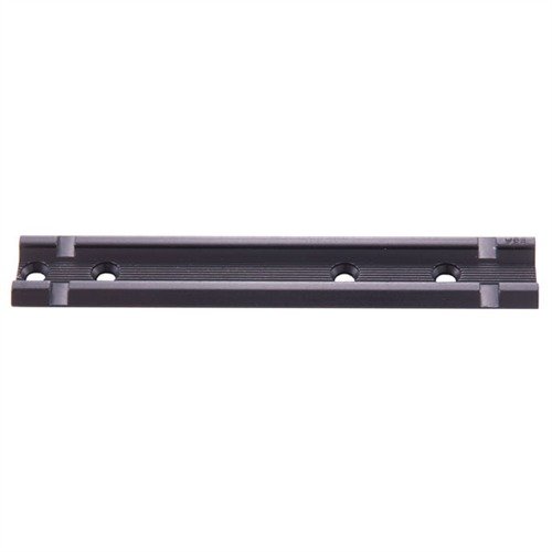 La base top mount Weaver per Benelli consente di montare vari ottiche, è leggera, resistente e si adatta a diversi modelli, inclusi Super Black Eagle e Super Nova.