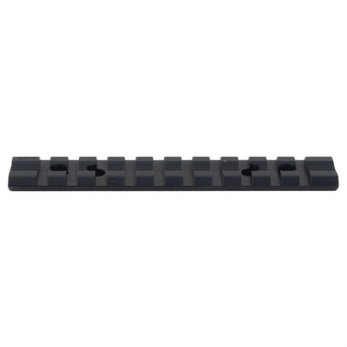 Il MOSSBERG 500 BASE SYSTEM di WEAVER è progettato per adattarsi perfettamente al Mossberg 500, offrendo stabilità e versatilità per ogni esigenza di tiro.