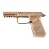 Migliora il tuo tiro con il grip module WCP320 di Wilson Combat per SIG P320, che offre maggiore controllo, riduzione del rinculo e comfort ergonomico.