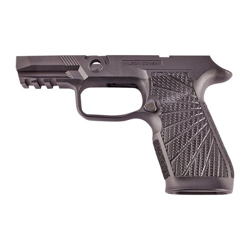 Rivoluziona la tua esperienza di tiro con il grip WCP320 di Wilson Combat per SIG P320, migliorando il controllo del rinculo e la presa grazie al design ergonomico.