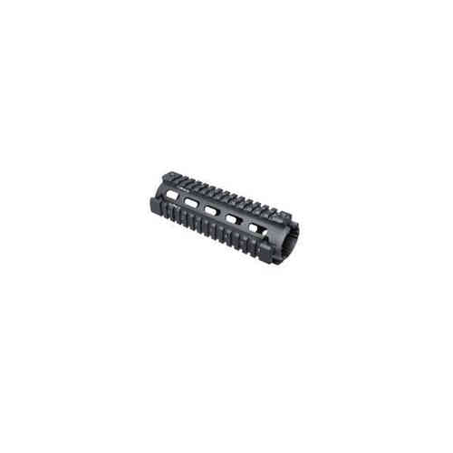 Il CK Rail per carabine AR-15/M4 7" offre una robusta piattaforma per accessori, garantendo stabilità e versatilità per ogni esigenza di tiro.