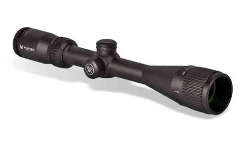Il VORTEX Crossfire II 4-12x40 AO BDC offre un'ottica versatile con ingrandimento variabile, reticolo BDC e regolazione della parallasse per una precisione eccezionale.