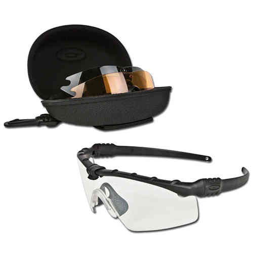 Le SI Ballistic M-Frame 3.0 di OAKLEY offrono protezione e comfort eccezionali, con lenti intercambiabili in Clear, Grey e Persimmon per ogni condizione di luce.