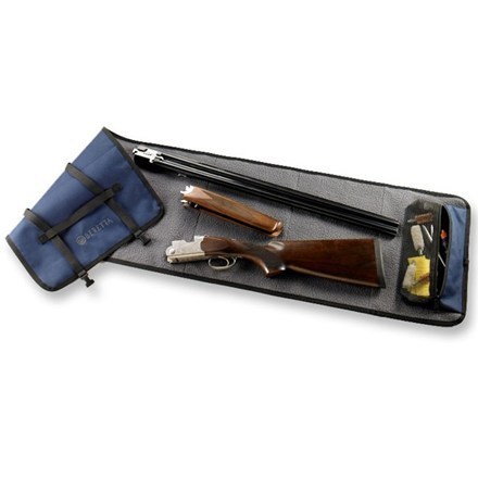 Il TAPPETINO DI PULIZIA BERETTA offre una superficie resistente e anti-scivolo per la manutenzione delle armi, proteggendo il tuo lavoro e il tuo tavolo.